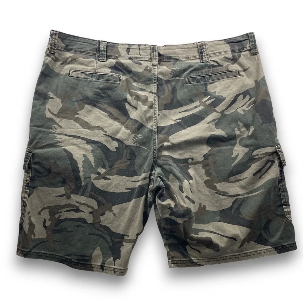 Wrangler Mens Relaxed Fit Camo Cargo Shorts Green Brown Size 44x10 112336219